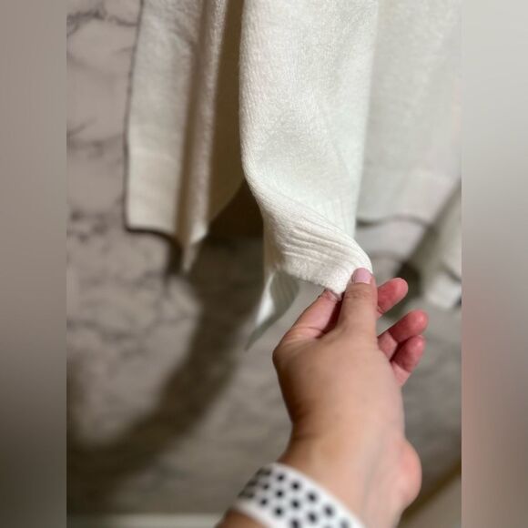 Vince Camuto Seamed Crewneck Sweater - Picture 11 of 13